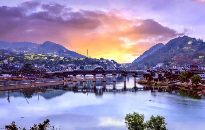 错过了春夏，我们去看秋冬的山城黔江